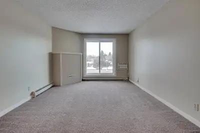 2 Bedroom - 111B Tait Cres