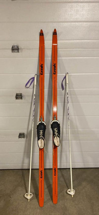 WAXLESS Cross Country Ski Set. Boots Size: 7 Lady OR 6 Men's