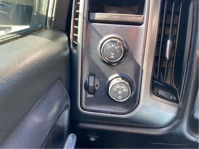 2018 Chevrolet SILVERADO 2500HD LT, Duramax Diesel, No Accidents in Cars & Trucks in London - Image 25