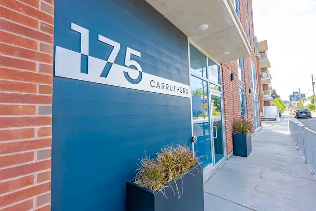 Hintonburg Connection: Studio Apartment Available63838171582593121