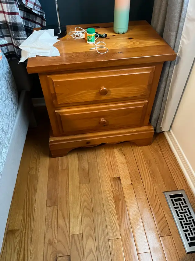 Used Solid Pine wood dresser with matching nightstands in Dressers & Wardrobes in Ottawa - Image 3