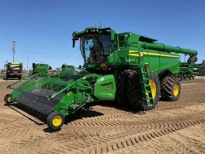 Welcome to Horizon Ag & Turf Location: Horizon Ag & Turf Westlock 2025 John Deere S7 800 Combine w/...