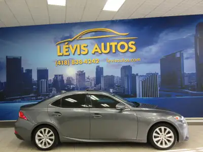 LEXUS IS 300 2016 AWD TOUT ÉQUIPÉ / CRUISE CONTROL / TOIT OUVRANT ÉLECTRIQUE / CAMÉRA DE RECUL / INT...