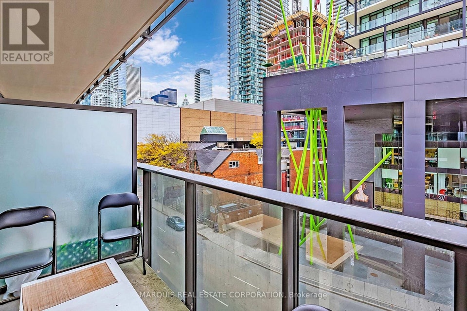 505 SECOND BR ONLY - 330 RICHMOND STREET W Toronto (Waterfront C 4