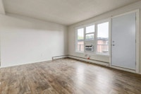 Amenities: Keyless Entry • City Views • Stainless Steel Appliances Available Suite & Building: Spaci... (image 4)