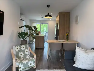 4 1/2 condo locatif étage triplex - Longueuil - 1er juillet