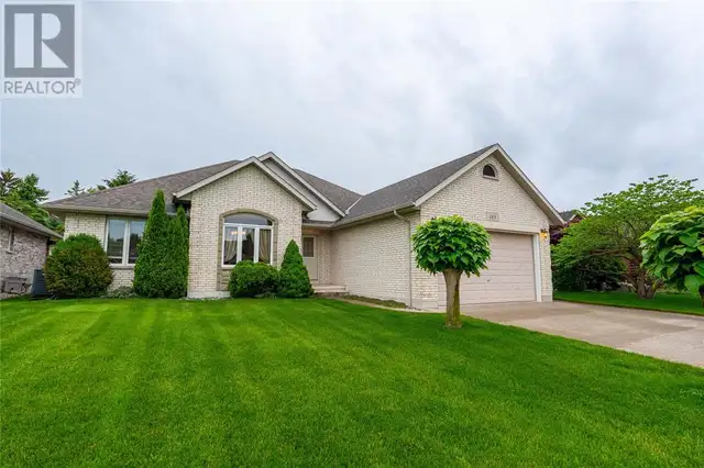 189 Stathis BOULEVARD Sarnia, Ontario in Houses for Sale in Sarnia - Image 3