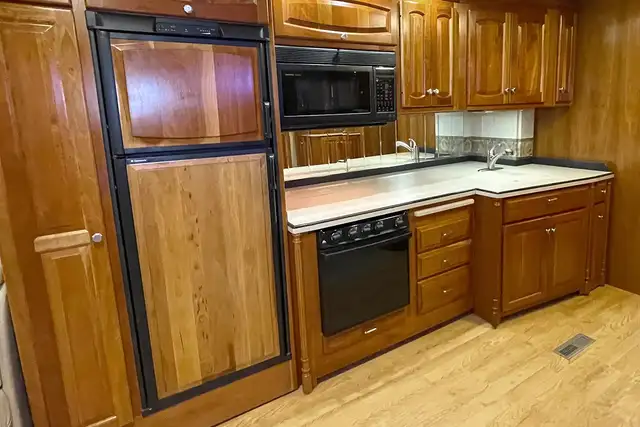 2006 Newmar Dutch Star 4028 – Pre-Owned Class A Motorhome. in RVs & Motorhomes in Red Deer - Image 27