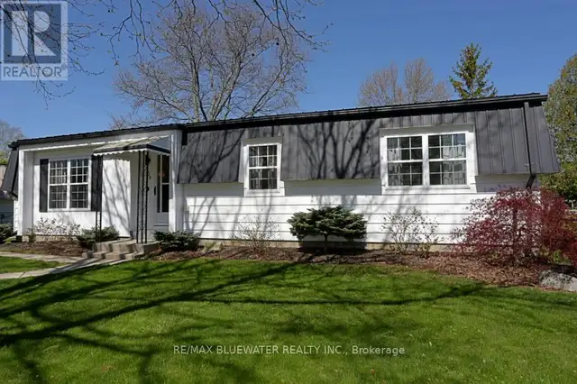 314 WYLDWOOD LANE S South Huron (Stephen), Ontario in Houses for Sale in Grand Bend - Image 9