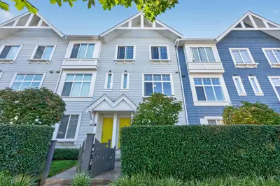 FREESTYLE by Dawson + Sawyer - prime Grandview Heights location! This bright south-facing 3-bedroom...