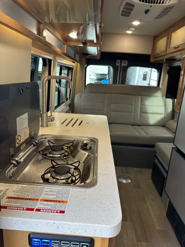!!!PRICE DROP!!! 2023 Coachmen Beyond 22C in RVs & Motorhomes in Delta/Surrey/Langley - Image 8