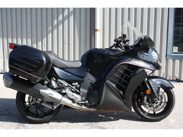 2022 Kawasaki Concours in Sport Touring in Guelph - Image 6