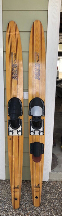 Wooden and fibreglass skis