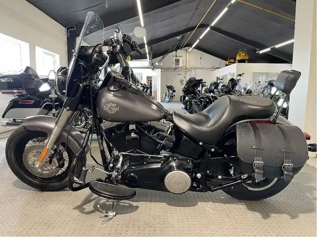 2015 Harley-Davidson Softail Slim CANADIAN HARLEY/STAGE ONE/VANC in Street, Cruisers & Choppers in North Bay - Image 4