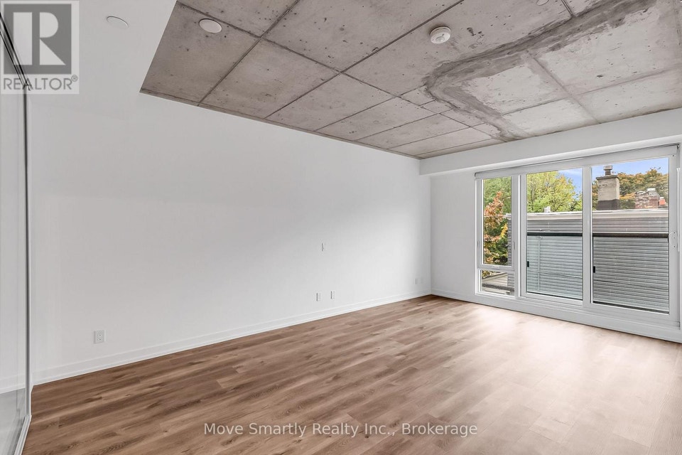 201 - 115 LARCHMOUNT AVENUE Toronto (South Riverdale), Ontario 4