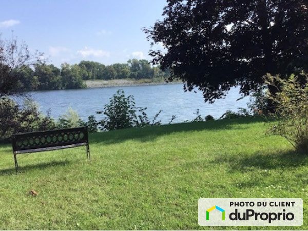 $835,000 - Bungalow for sale in Carignan — photo 2