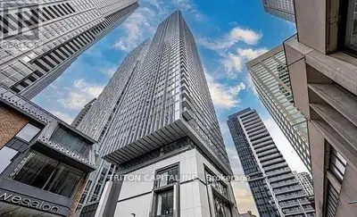 Discover elevated city living at 8 Cumberland by Great Gulf!! Perfectly positioned in the heart of Y...