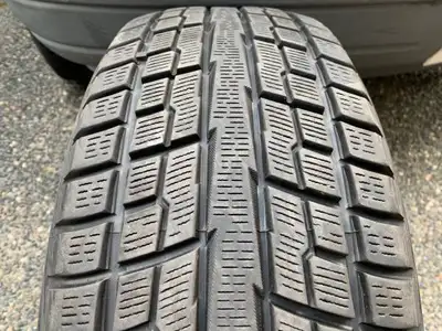 a nice winter Yokohama tire in great shape with tons of tread (1 TIRE ONLY) size 215/60/17 96T M S Y...