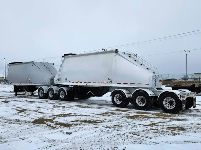 2002 Beall Super B-Train Hopper/Grain/Tri-Tri axles in Heavy Equipment in Barrie - Image 3