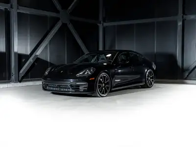 . Engine: V6 Cylinder Engine L/100Km City: 13.1 L/100Km Hwy: 9.8