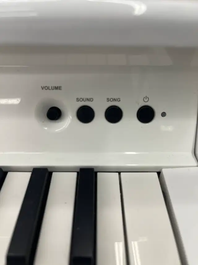 Korg Vintage 25 Key Tiny Piano in Pianos & Keyboards in City of Toronto - Image 5