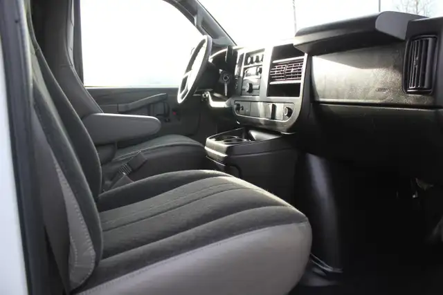 2023 GMC Savana Cargo Base in Cars & Trucks in Comox / Courtenay / Cumberland - Image 16