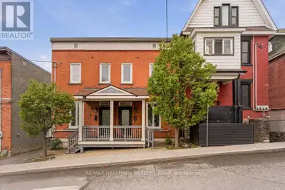 Welcome to 81 Anderson St.! Perfectly situated in the family-friendly neighbourhood of West Centreto...