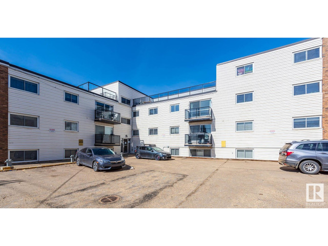 #302 10745 83 AV NW Edmonton, Alberta in Condos for Sale in Edmonton - Image 4