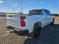 2024 Chevrolet Silverado 1500 LT Trail Boss 4WD with only 22,844 km! Clean history with no accidents... (image 4)