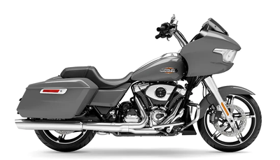 With a liquid-cooled Milwaukee-Eight 117 motor, selectable ride modes, ride-tuned suspension and the...