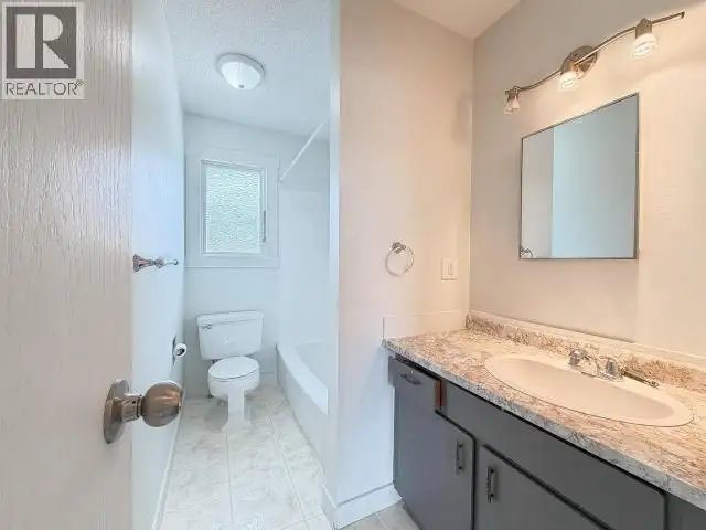 18-20 HARPER STREET Faro, Yukon in Houses for Sale in Whitehorse - Image 19