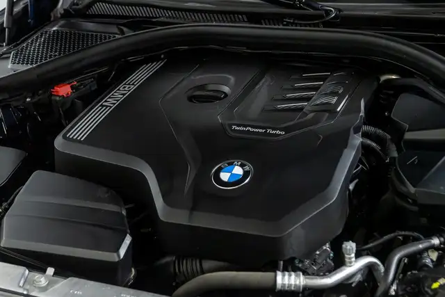 2023 BMW 3 Series 330i xDrive | Premium Amélioré | Cockpit in Cars & Trucks in City of Montréal - Image 10
