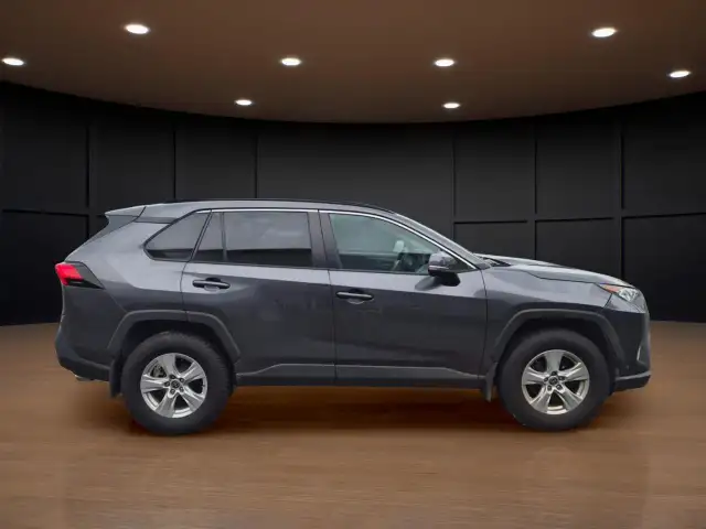 2021 Toyota RAV4 XLE CARFAX, AWD, CALL NOW, Sunroof in Cars & Trucks in Annapolis Valley - Image 5
