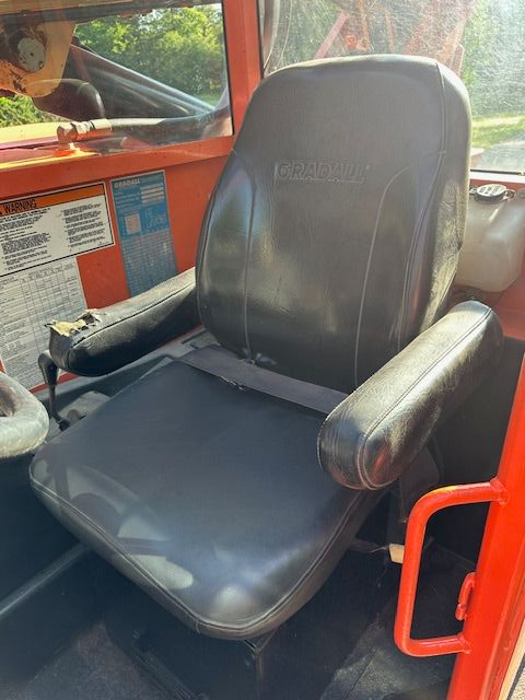 JLG Gradall G6-42A Telehandler Worksite Ready in Heavy Equipment in Hamilton - Image 17