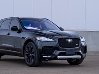 CARGET AUTOMOTIVE is thrilled to offer this 2020 Jaguar F-Pace S, a luxury performance SUV powered b... (image 4)