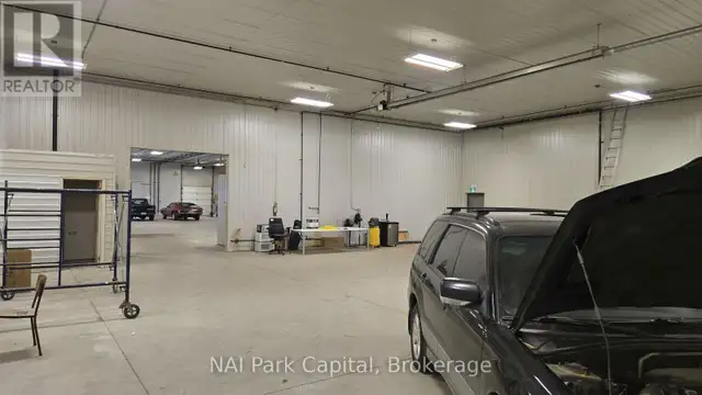 594 GLENGARRY CRESCENT Centre Wellington (Fergus), Ontario in Commercial & Office Space for Rent in Oakville / Halton Region - Image 13