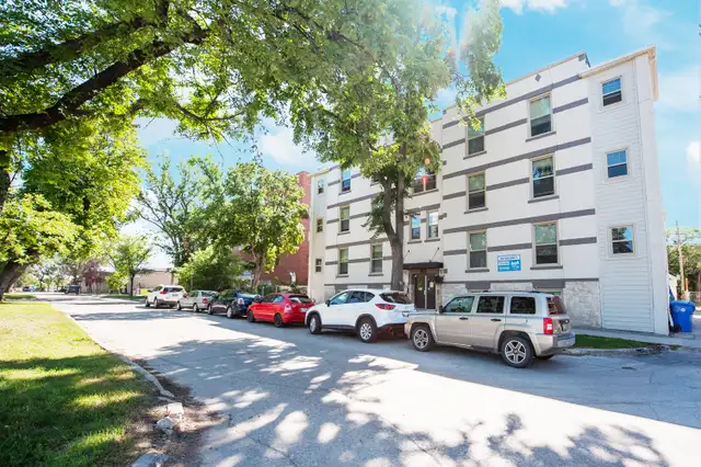105 Clarke Street - Two-Bedroom Suite (Type D) Apartment for Ren