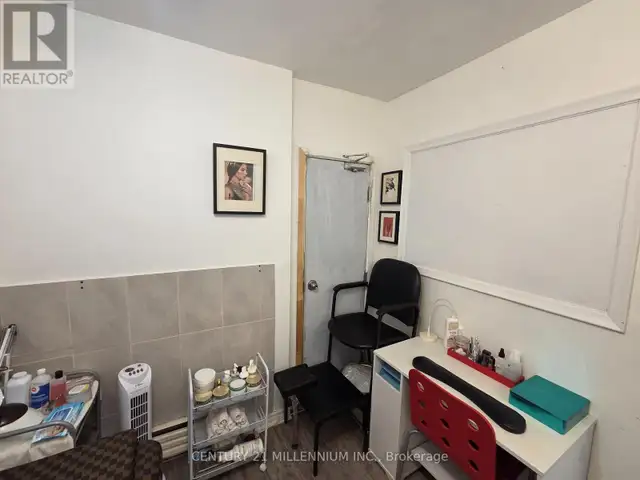 A - 2479 LAKE SHORE BOULEVARD W Toronto (Mimico), Ontario in Commercial & Office Space for Rent in Mississauga / Peel Region - Image 10