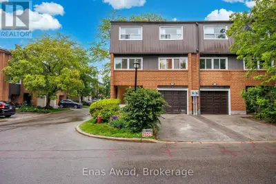 Mere Posting. Elegant Corner Townhouse in Prime North York Location - A pristine well-loved corner t...