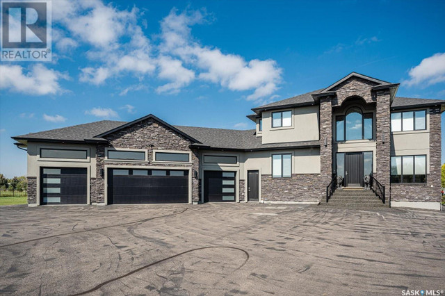 156 Edgemont DRIVE Corman Park Rm No. 344, Saskatchewan in Houses for Sale in Saskatoon - Image 2