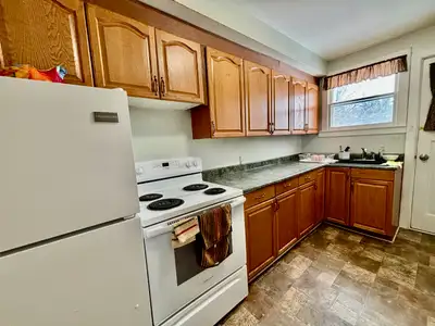 3 Bedroom Apartment for Rent – Available April 1st 3 Bedroom Apartment for Rent – Available April 1s...