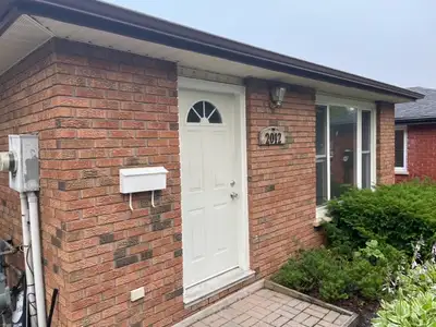 5 Bedroom + Office/Flex Space Single Family Home for Rent | $2,999 + Utilities | Parking/Laundry Inc...
