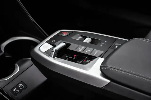 2025 BMW X1 xDrive28i AWD * Cuir * Carplay et Android        * L in Cars & Trucks in City of Montréal - Image 26