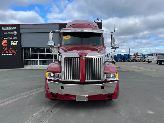 2019 Western Star 5700 in Heavy Trucks in Hamilton - Image 3