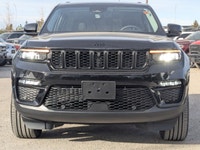 Look at this 2023 Jeep Grand Cherokee Limited. Its Automatic transmission and Regular Unleaded V-6 3... (image 2)