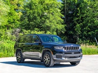 Memory Seat - Heated Seats Powerful 3.6L V-6 engine with 4x4 capability - Premium audio system with... (image 2)