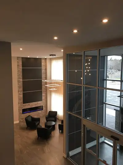 Beautiful Unit - 2 Bedroom and Den in West Bedford