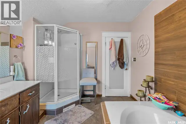 205 5th AVENUE E Gravelbourg, Saskatchewan in Houses for Sale in Moose Jaw - Image 32