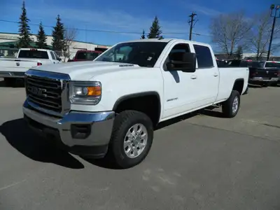 Welcome to Central Truck Sales. 2015 GMC SLE DURAMAX DIESEL 3500 H/D (¾ TON ) 4x4, Automatic transmi...