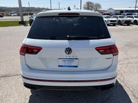 One Owner, R-Line Black Edition, AWD, Panoramic Roof, Leather Heated P/Seats, 2.0L Engine, Adaptive... (image 4)